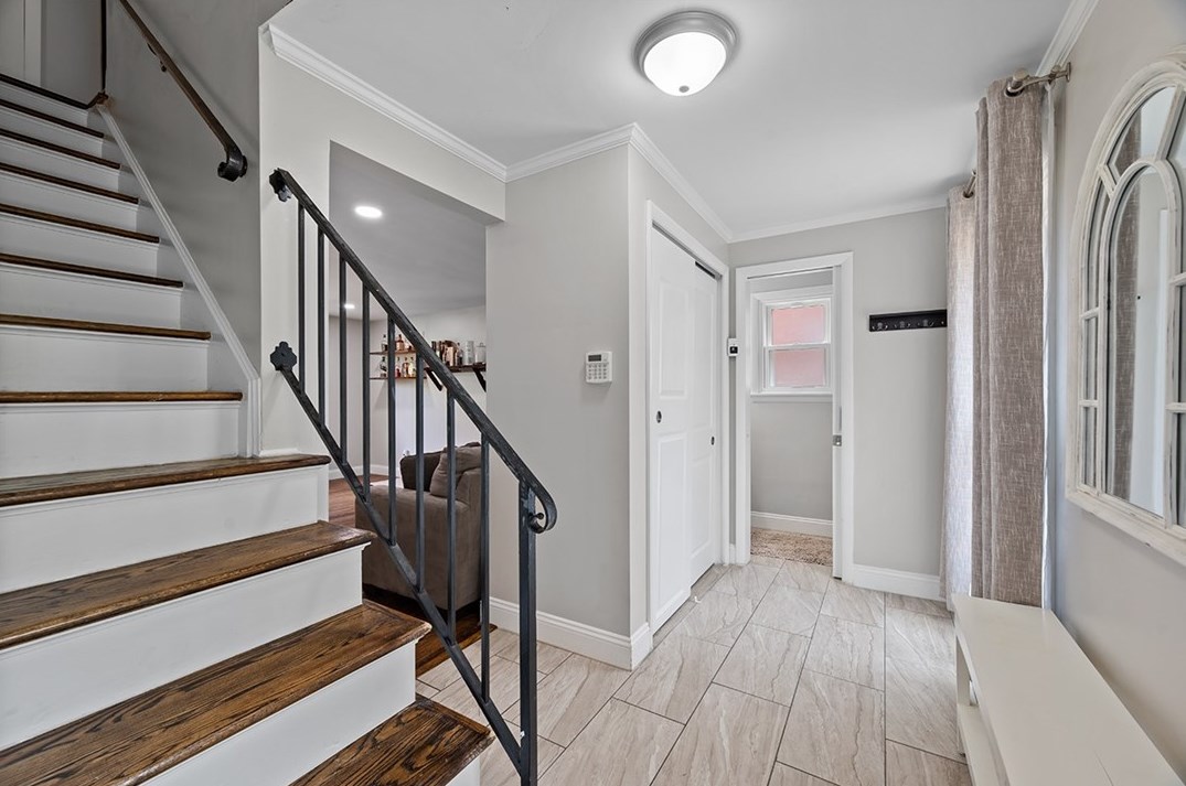 62 Carleton Dr, Pittsburgh, PA 15243