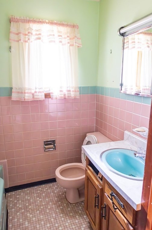 3711 6th Ave, Beaver Falls PA  15010-1918 exterior