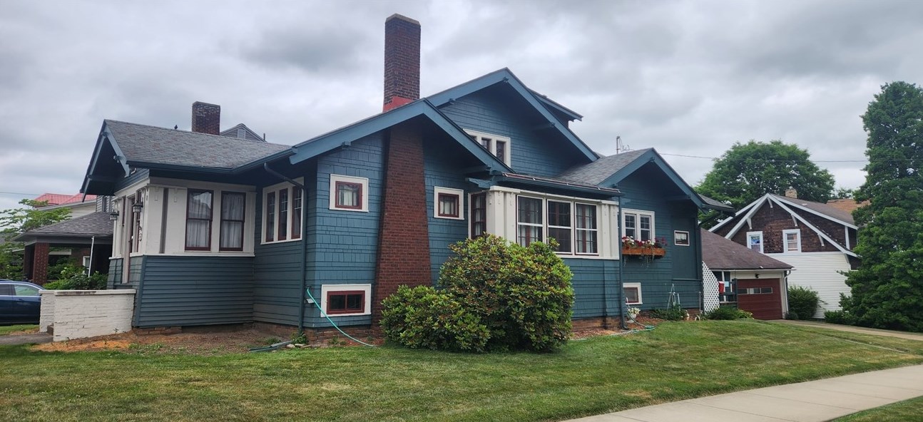 200 Glen Ave, Ellwood City PA  16117-2131 exterior