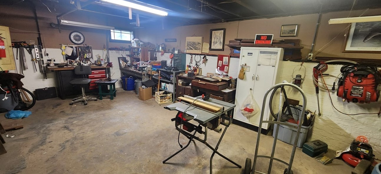 200 Glen Ave, Ellwood City PA  16117-2131 exterior