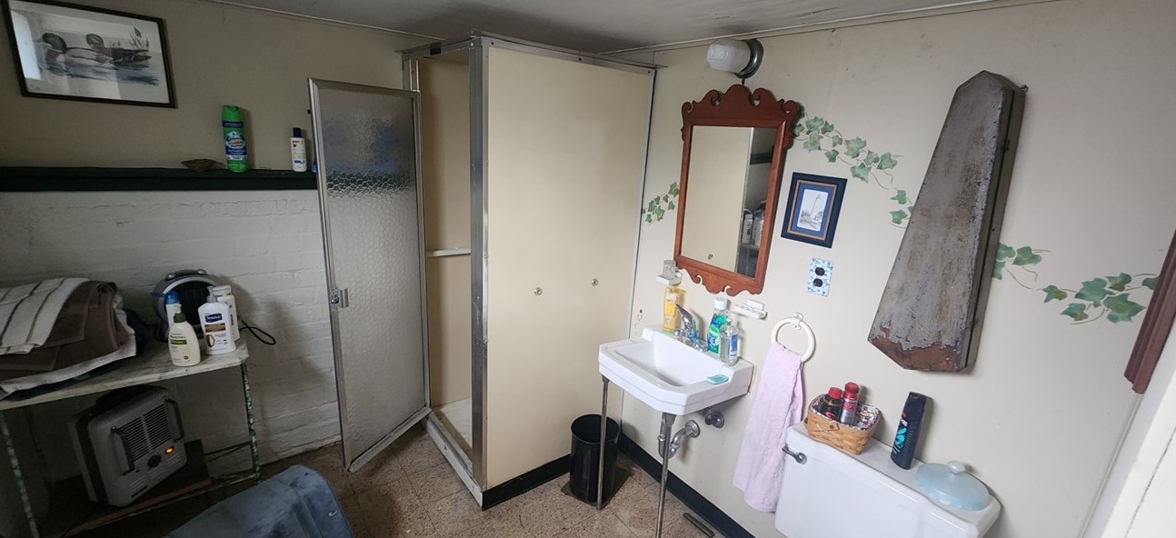 200 Glen Ave, Ellwood City PA  16117-2131 exterior