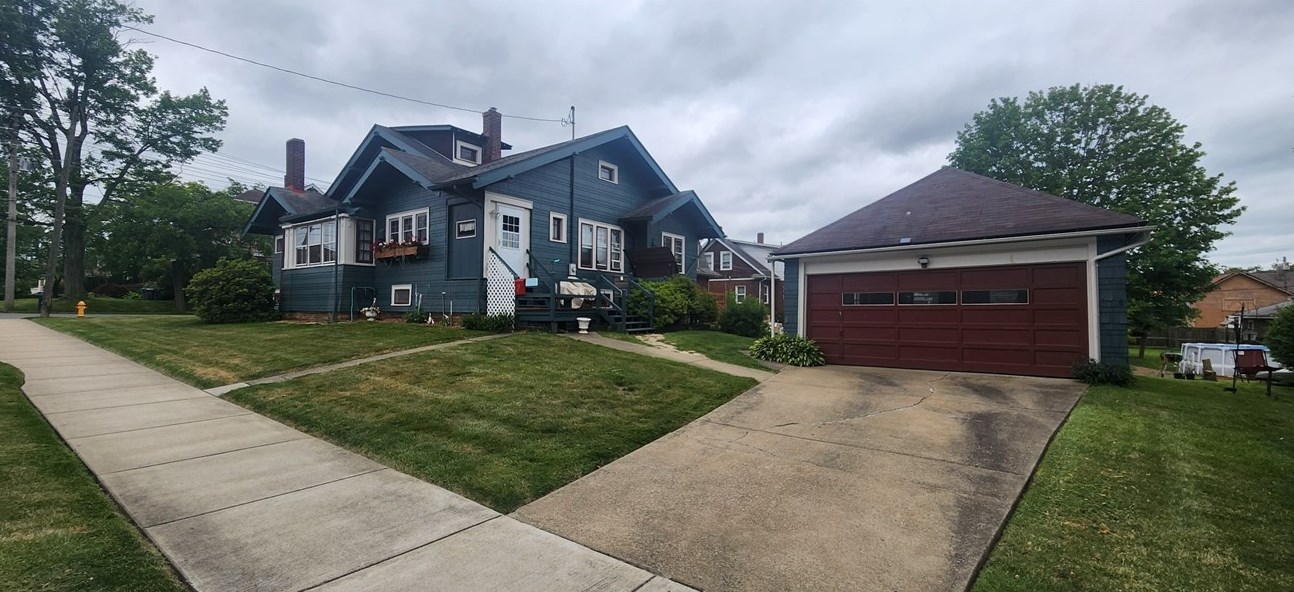 200 Glen Ave, Ellwood City PA  16117-2131 exterior