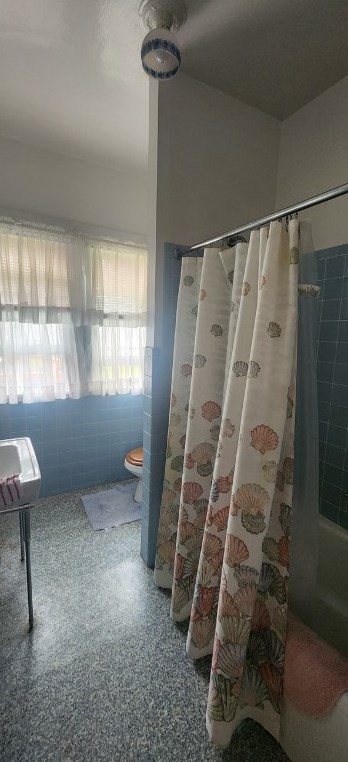 200 Glen Ave, Ellwood City PA  16117-2131 exterior