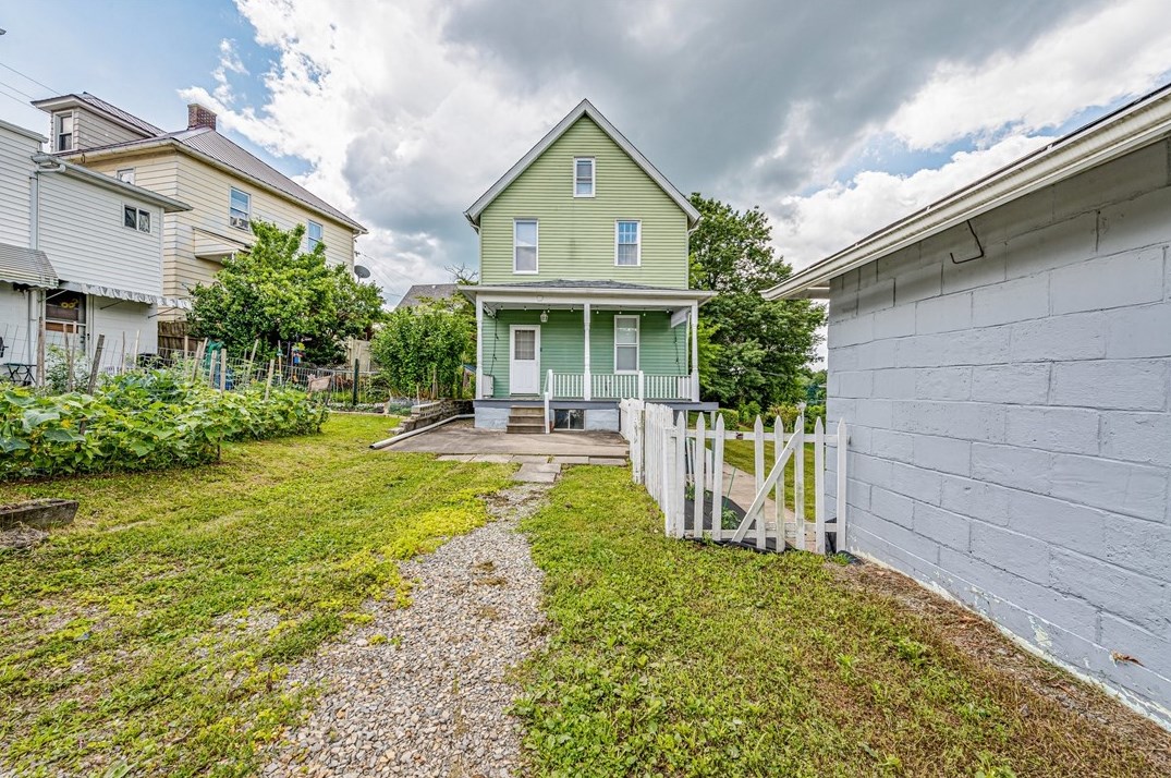 411 Bierer St, Greensburg PA  exterior