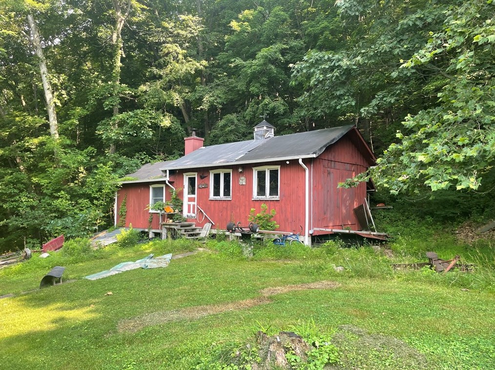 11398 State Route 85, Kittanning PA  16201-6130 exterior