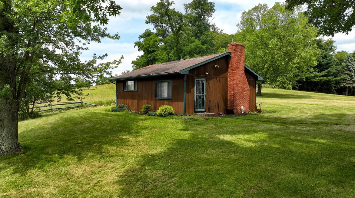 553 Old Hickory Rdg Rd, Washington PA 15301-8618 exterior