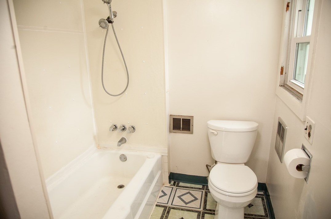 590 Broad St, Washington PA 15301-7015 exterior