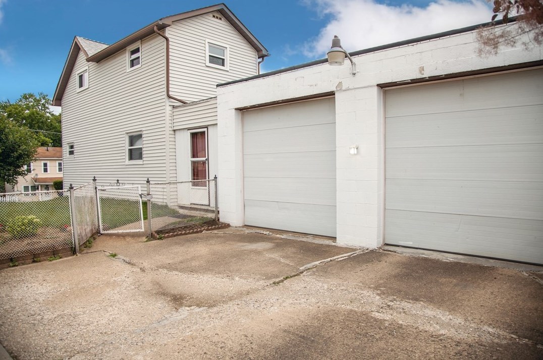 590 Broad St, Washington PA 15301-7015 exterior