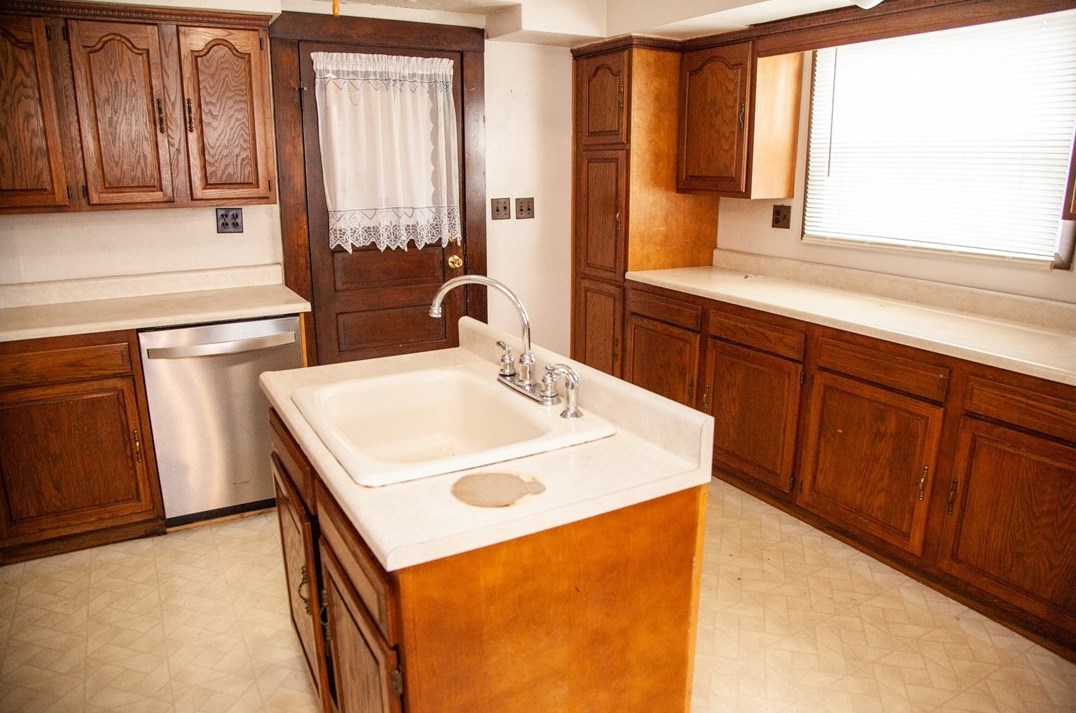 590 Broad St, Washington PA 15301-7015 exterior