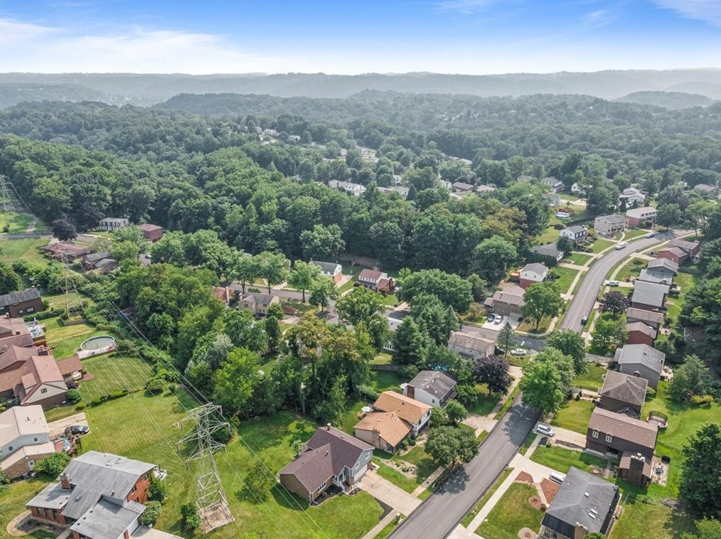 120 Monticello Dr, Monroeville PA  15146-4837 exterior