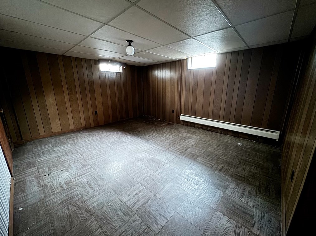 222 Liberty Rd, Grove City PA 16127-3711 exterior