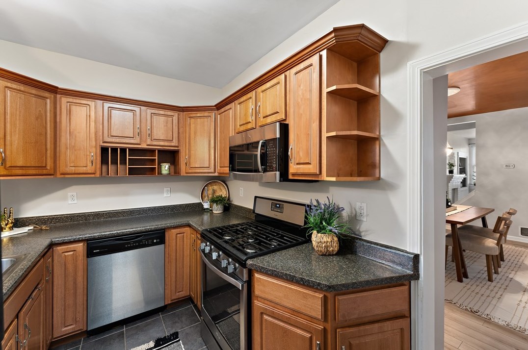 3950 Howley St, Pittsburgh PA 15224-1418 exterior