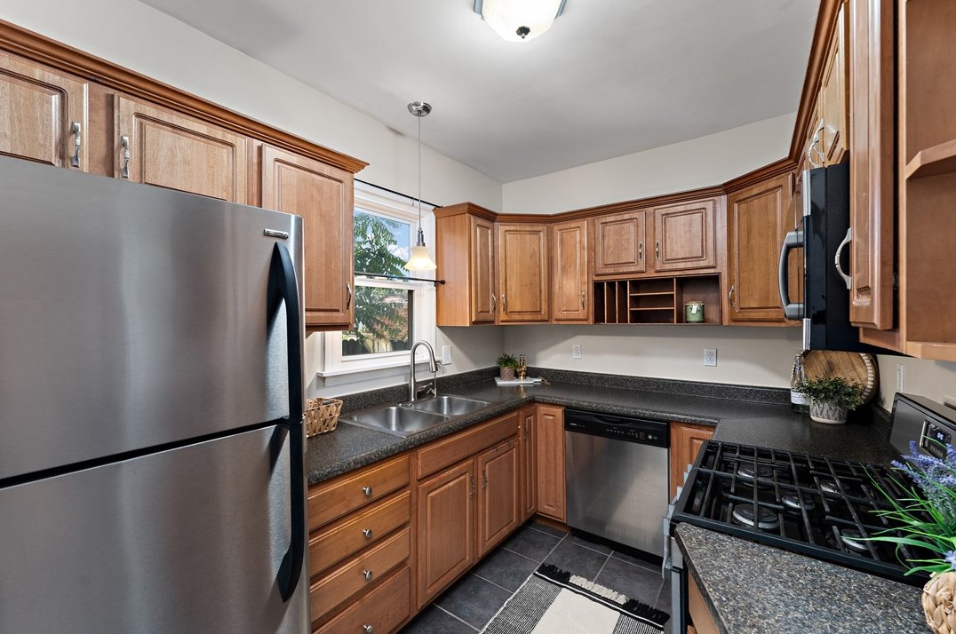 3950 Howley St, Pittsburgh PA 15224-1418 exterior