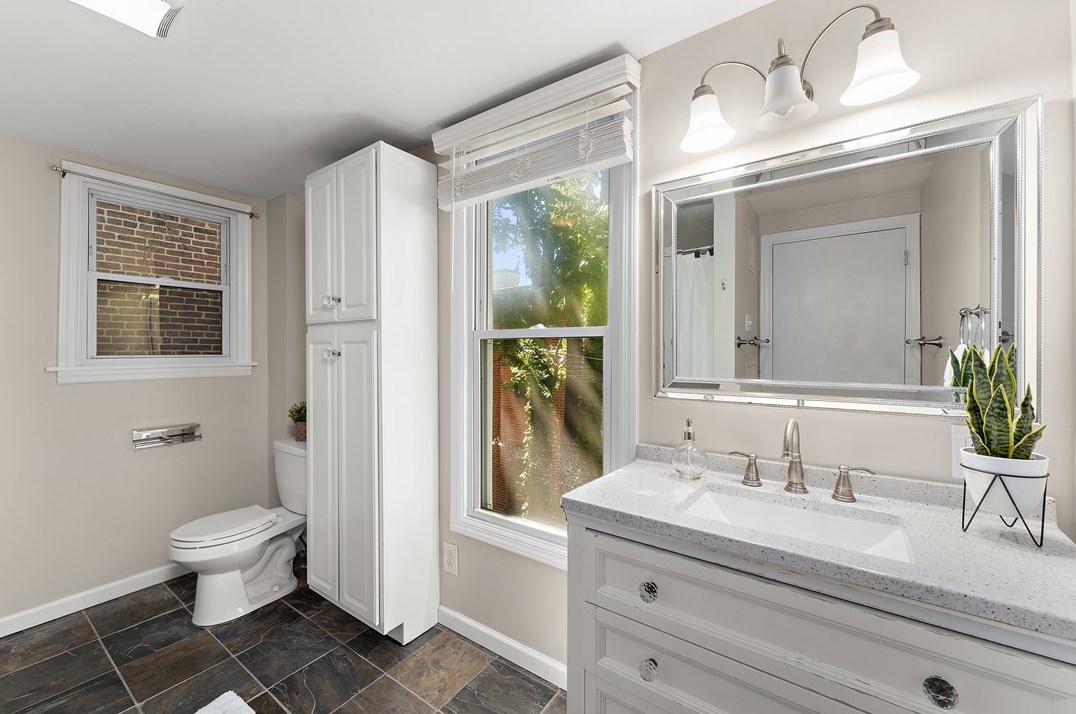 3950 Howley St, Pittsburgh PA 15224-1418 exterior