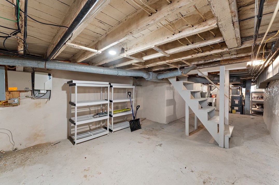 3950 Howley St, Pittsburgh PA 15224-1418 exterior