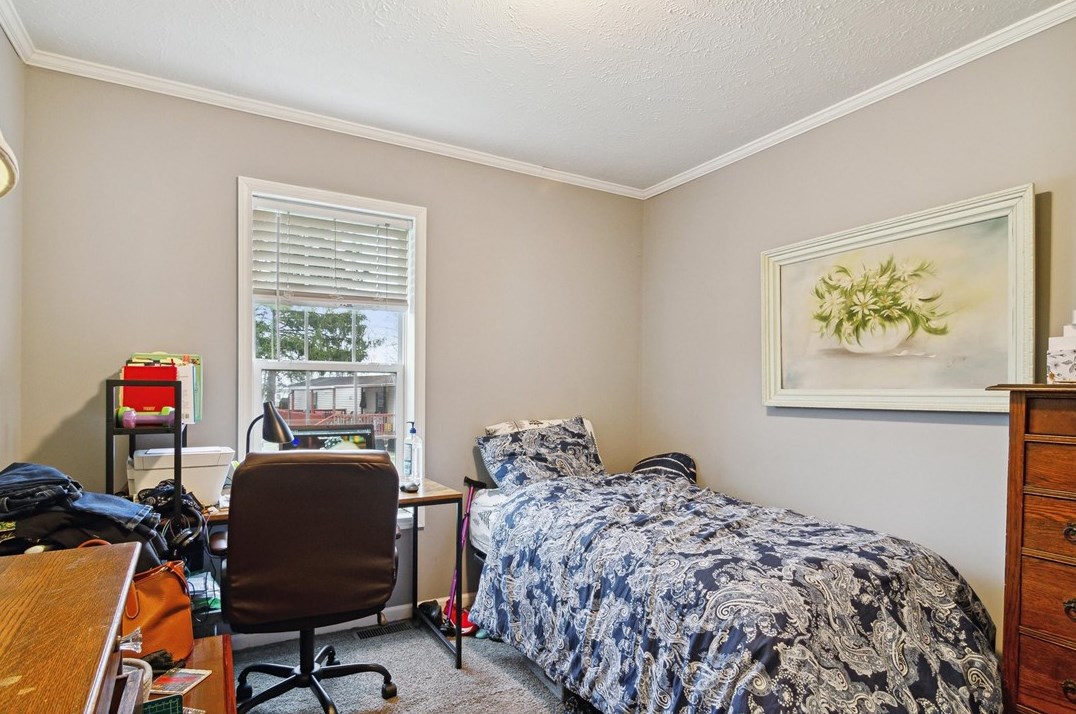 203 Chatham Cir, Freedom PA 15042-9708 exterior