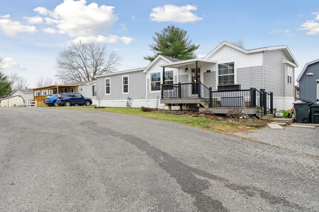 203 Chatham Cir, Freedom PA  15042-9708 exterior