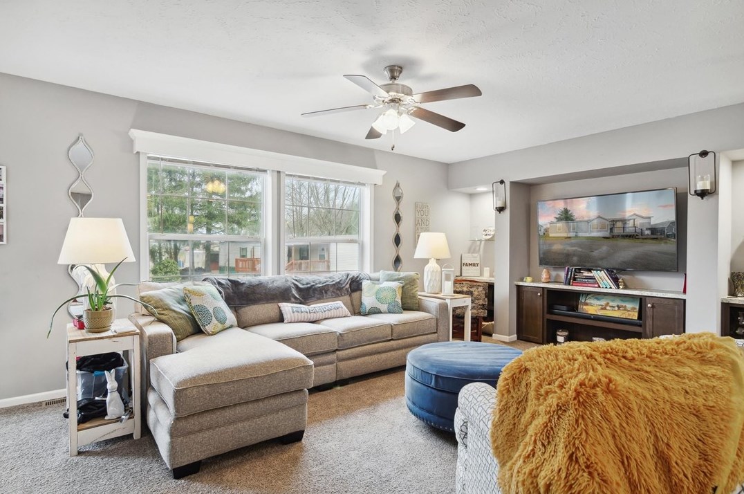 203 Chatham Cir, Freedom PA 15042-9708 exterior