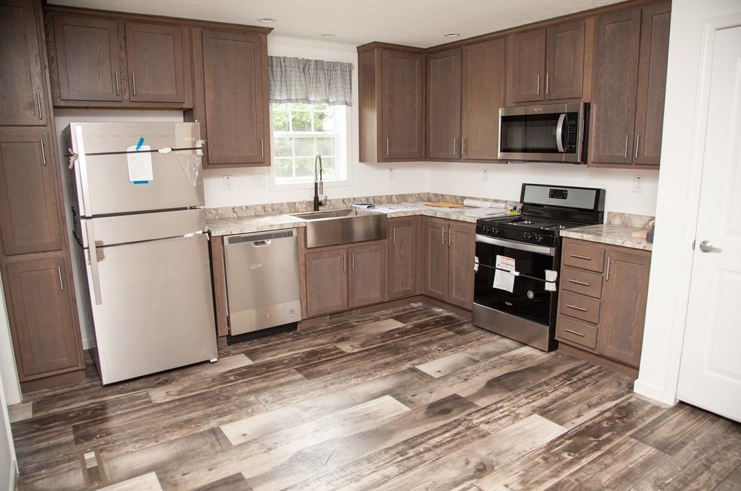 196 Commodore Dr, Perryopolis PA  15473-1395 exterior