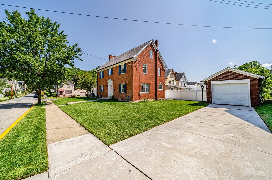 293 7th St, Indiana PA  15701-1809 exterior