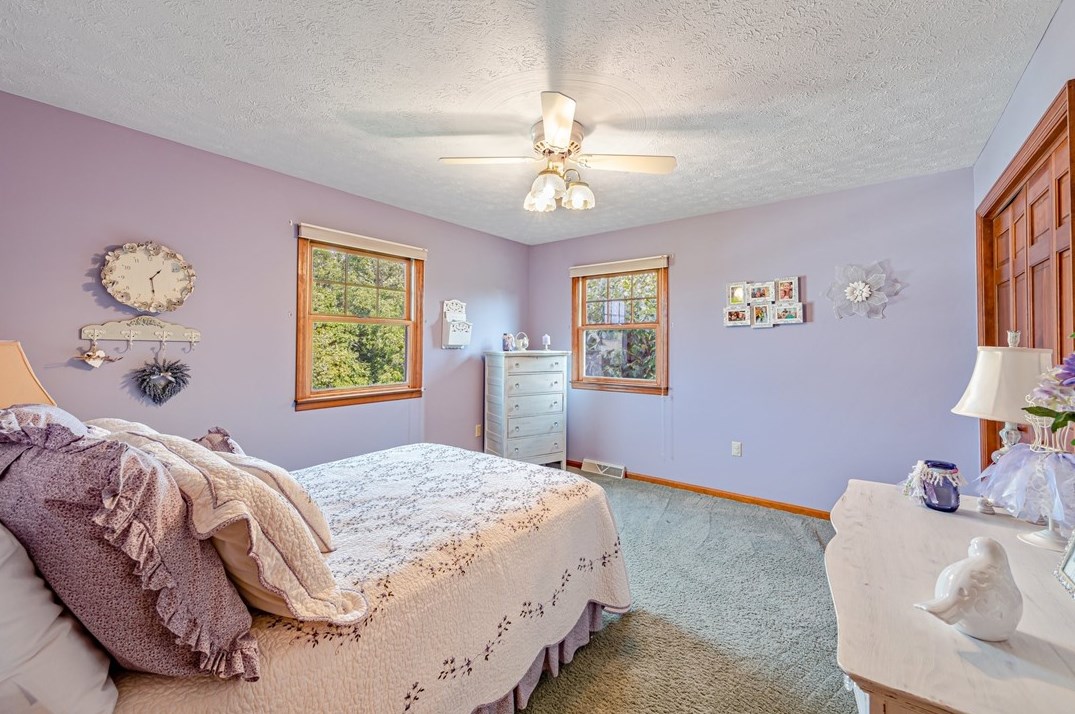 300 Crabapple Dr, Washington PA 15301-9571 exterior