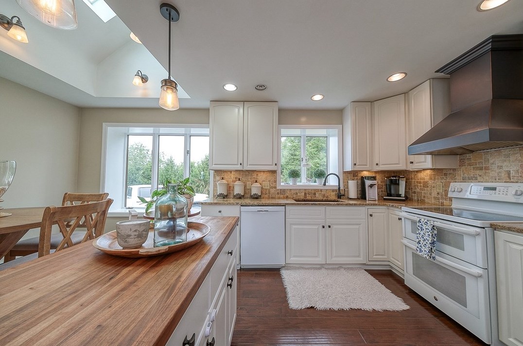 350 Floral Hill Dr, Washington PA  15301-2928 exterior