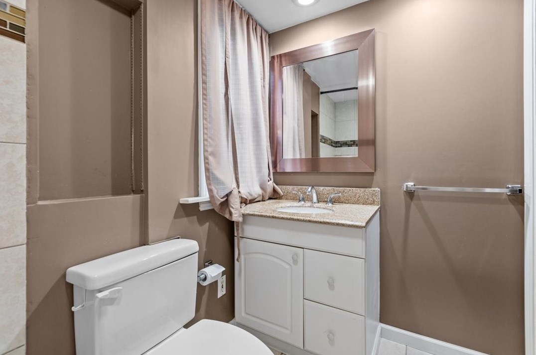 6739 Madison Ave, Pittsburgh PA 15122-2737 exterior