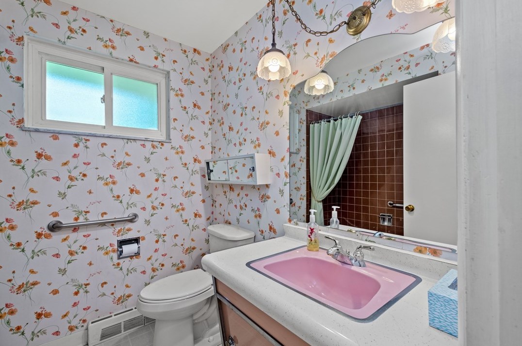 1435 Donnan Ave, Washington PA 15301-1742 exterior