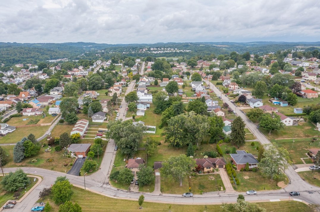 1435 Donnan Ave, Washington PA 15301-1742 exterior