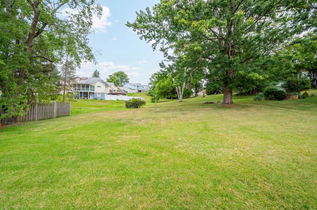 1435 Donnan Ave, Washington PA 15301-1742 exterior