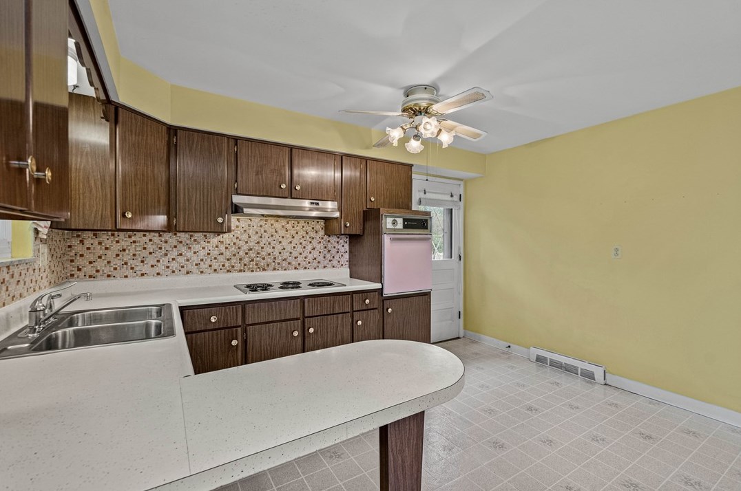 1435 Donnan Ave, Washington PA 15301-1742 exterior