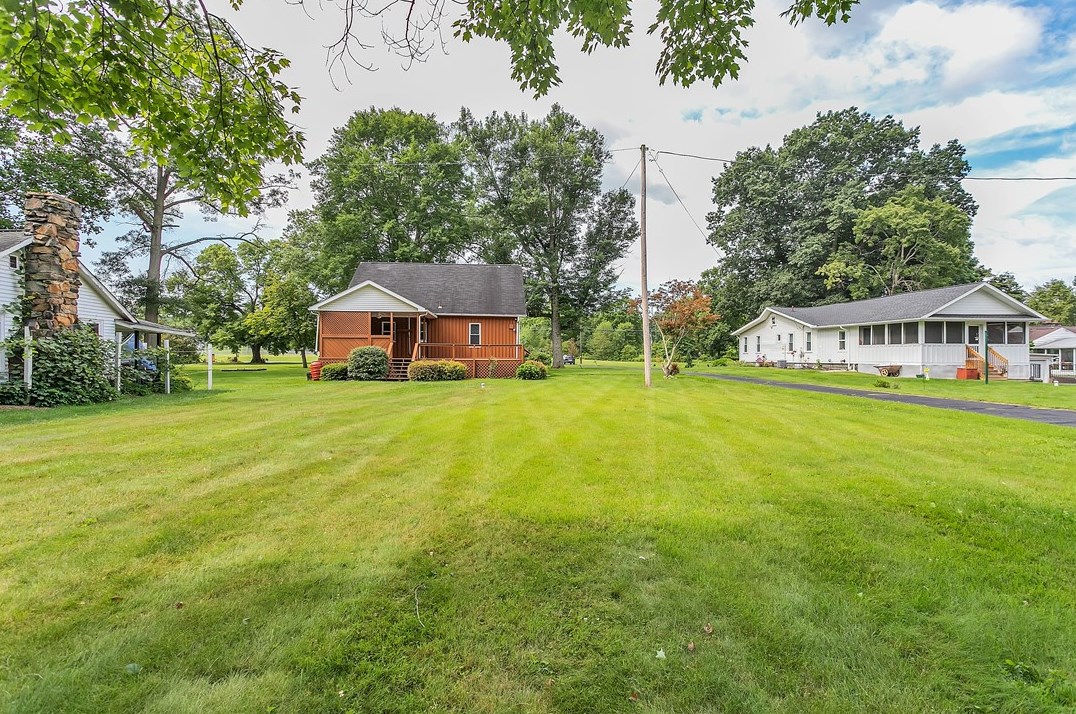 229 Country Club Dr, Ellwood City PA  16117-5007 exterior
