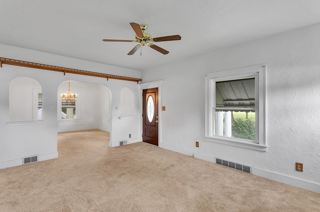 229 Country Club Dr, Ellwood City PA  16117-5007 exterior
