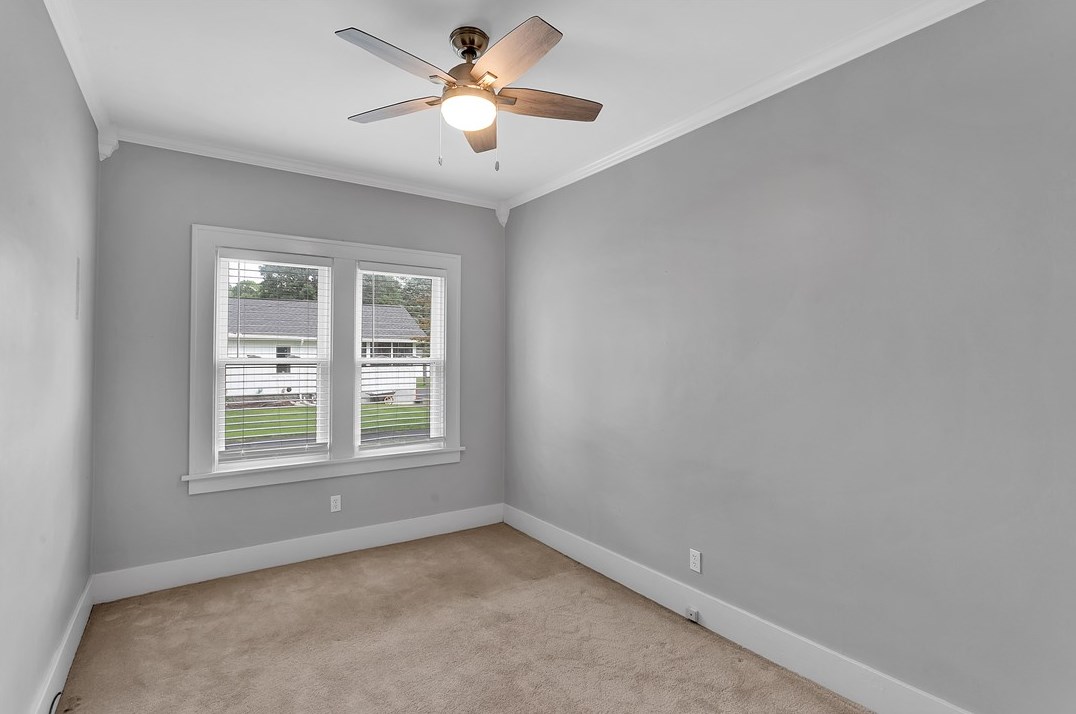 229 Country Club Dr, Ellwood City PA  16117-5007 exterior