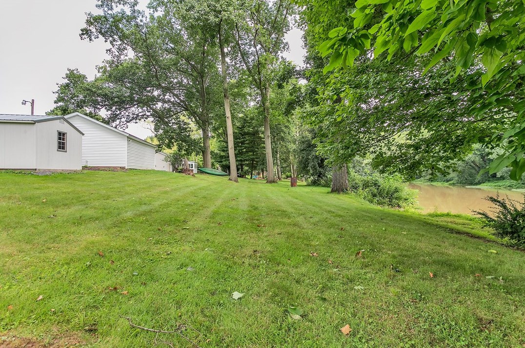229 Country Club Dr, Ellwood City PA  16117-5007 exterior