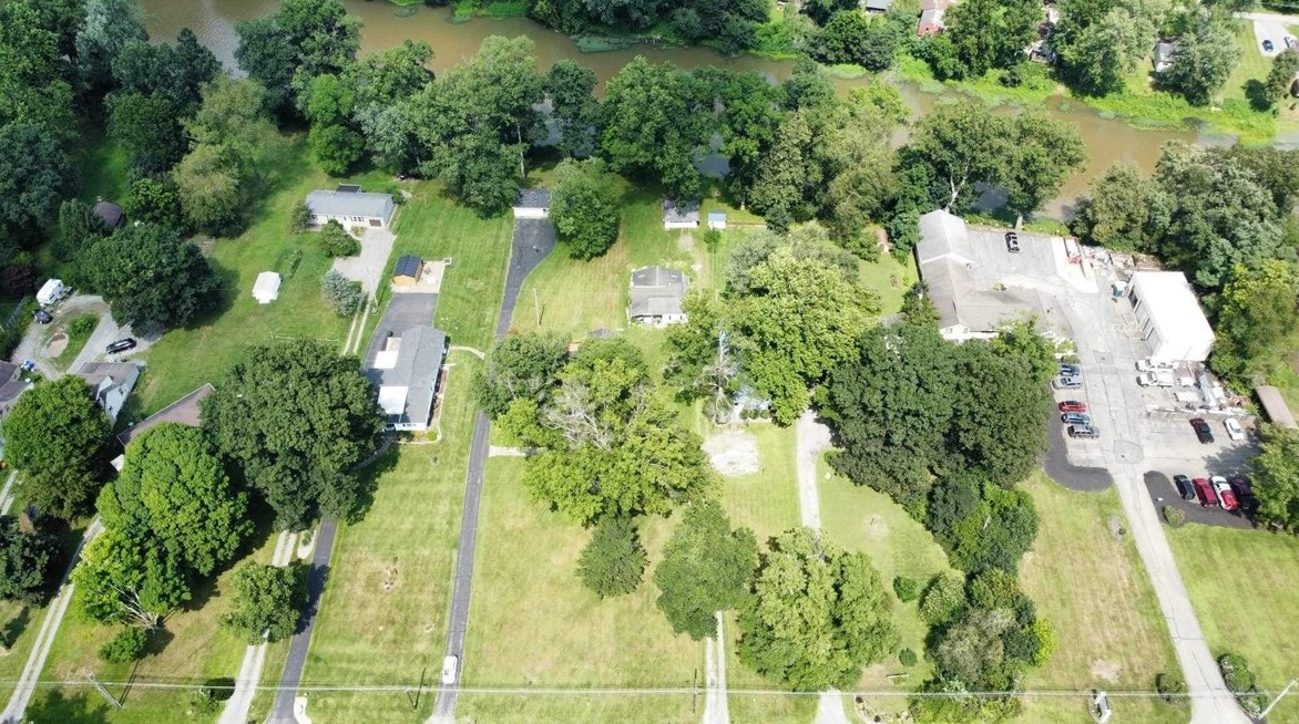 229 Country Club Dr, Ellwood City PA  16117-5007 exterior