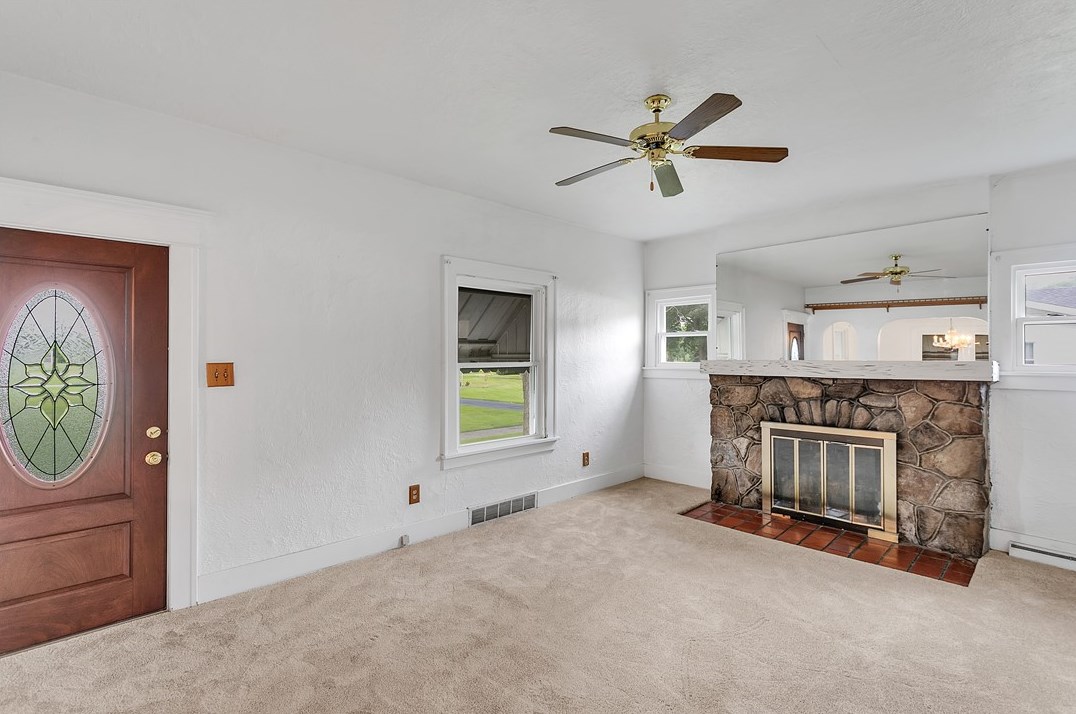229 Country Club Dr, Ellwood City PA  16117-5007 exterior