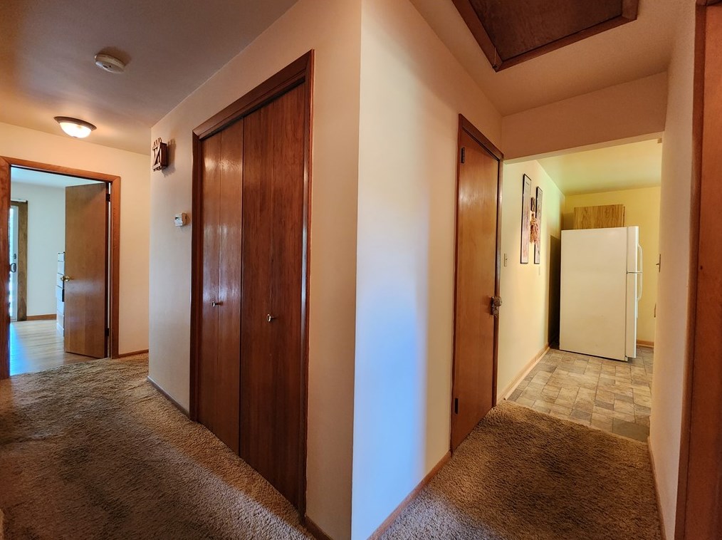 121 Latonka Dr, Mercer PA  16137-9361 exterior