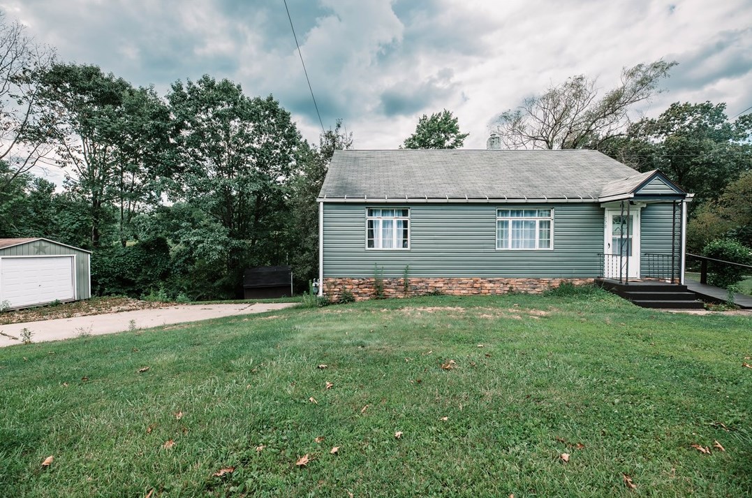 578 Route 110 Hwy, Indiana PA  15701-8581 exterior