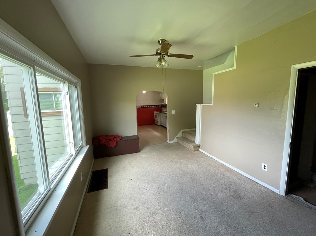 2209 Gilmore St, New Castle PA  16102-1724 exterior