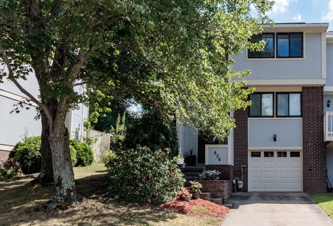 636 Deer Watch Rd, Bridgeville PA  15017-1149 exterior