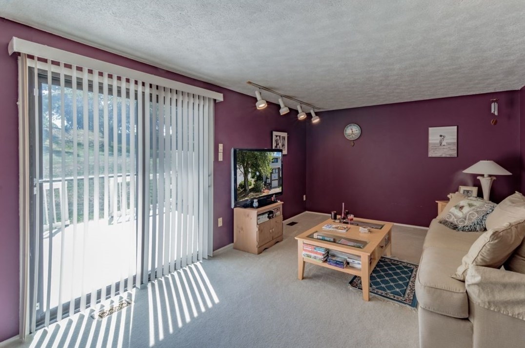 636 Deer Watch Rd, Bridgeville PA  15017-1149 exterior