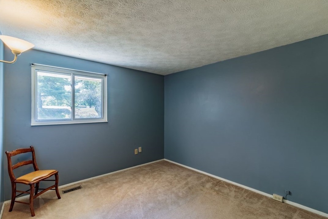 636 Deer Watch Rd, Bridgeville PA  15017-1149 exterior