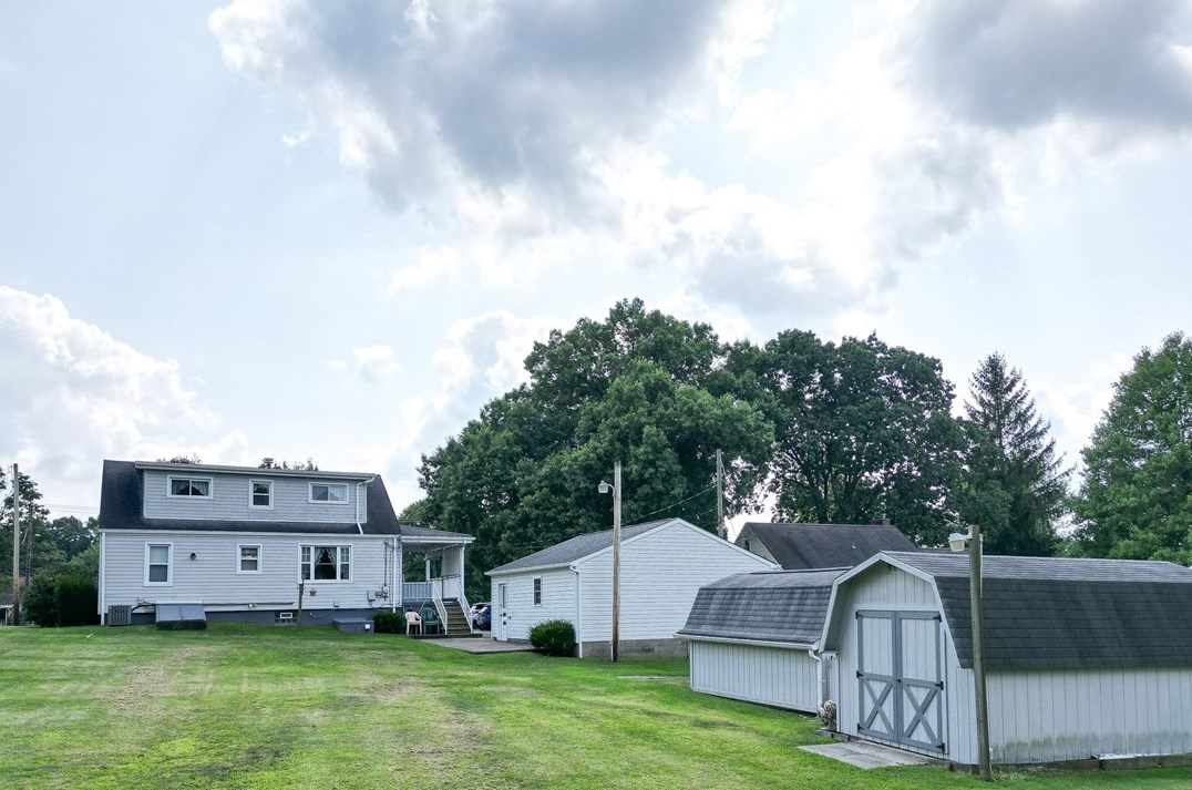 760 Blackhawk Rd, Beaver Falls PA  15010-1511 exterior