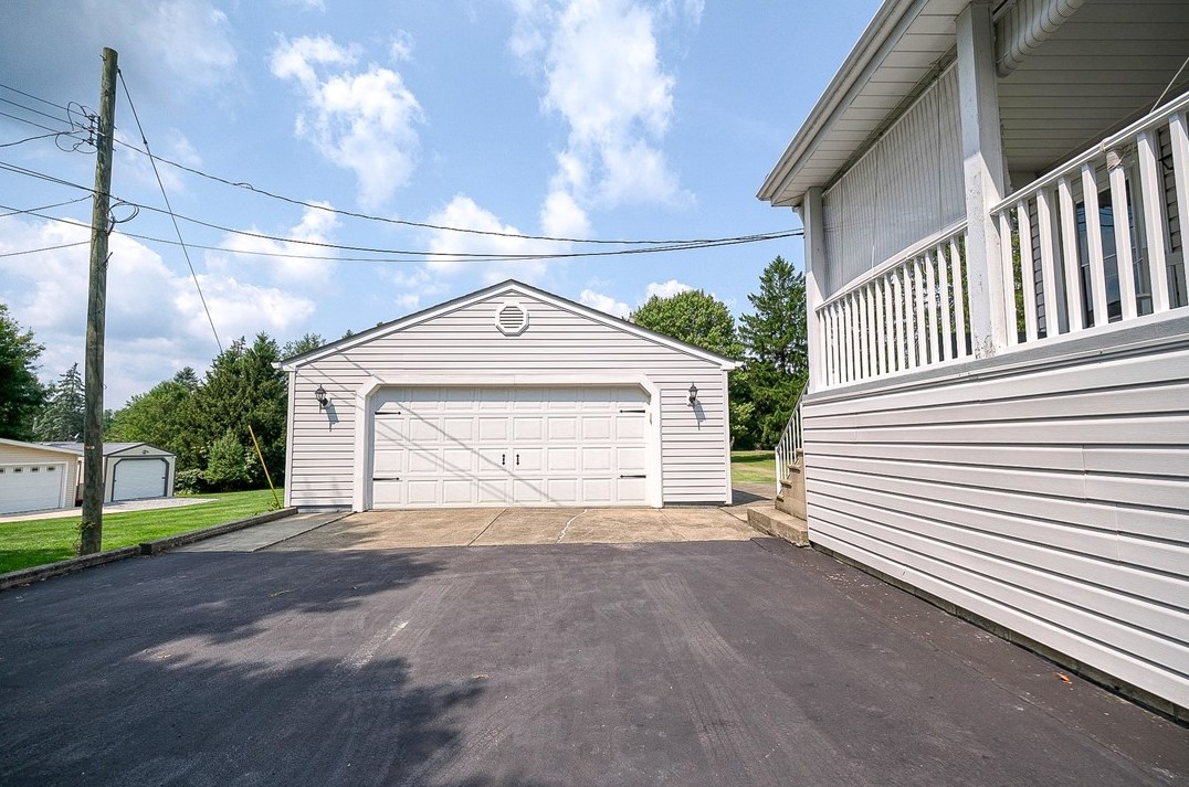 760 Blackhawk Rd, Beaver Falls PA  15010-1511 exterior