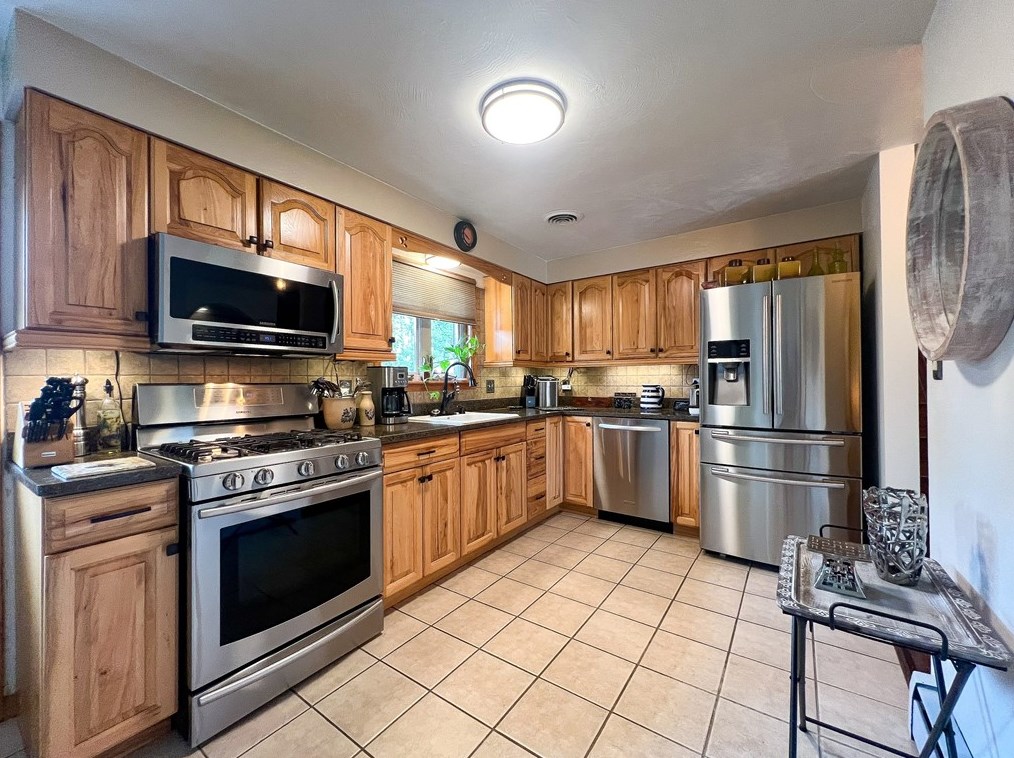 111 Hilltop Dr, Butler PA 16001-1675 exterior