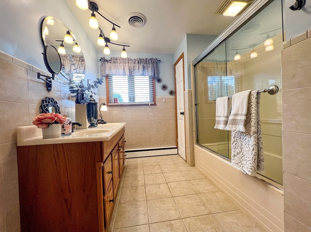 111 Hilltop Dr, Butler PA 16001-1675 exterior