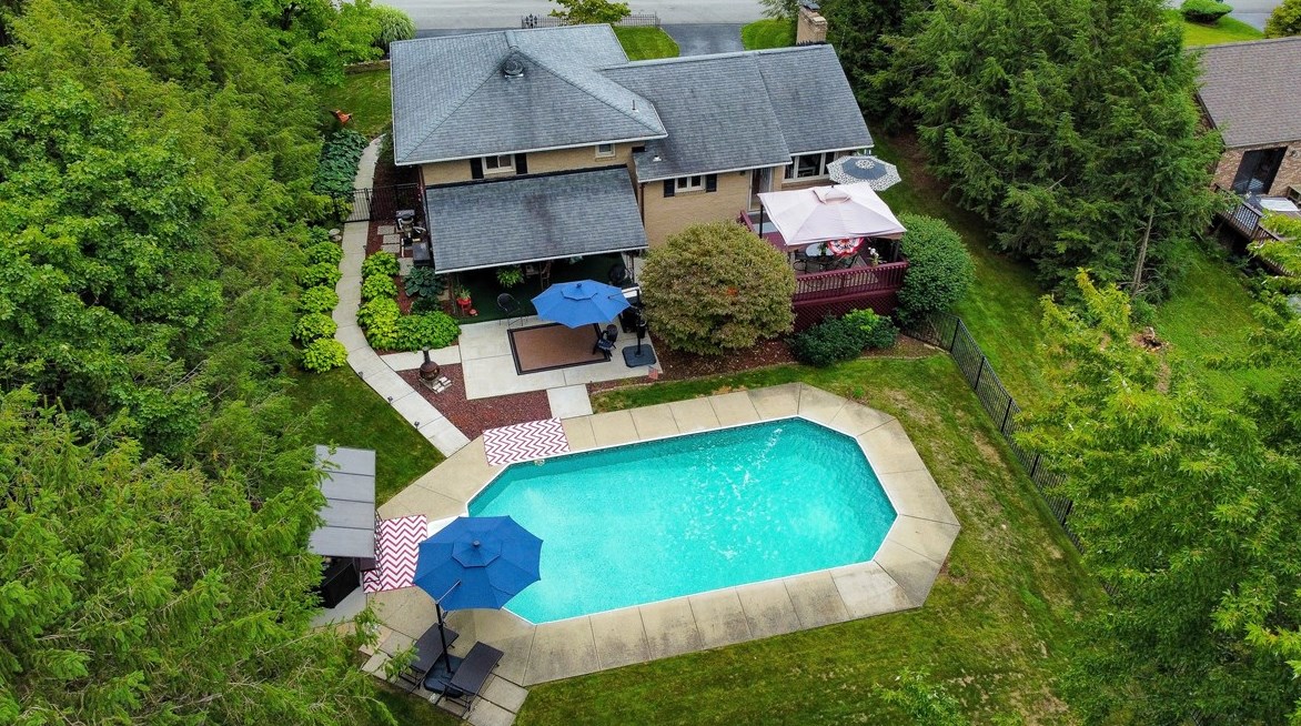 111 Hilltop Dr, Butler PA 16001-1675 exterior