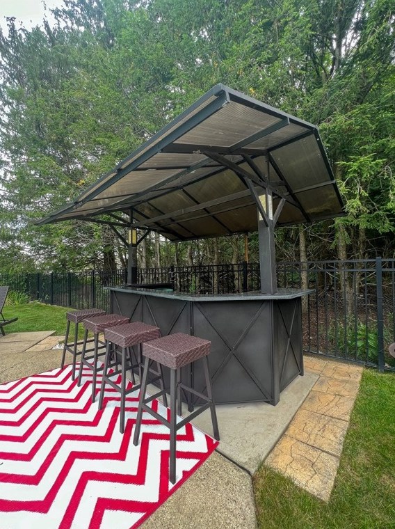 111 Hilltop Dr, Butler PA 16001-1675 exterior