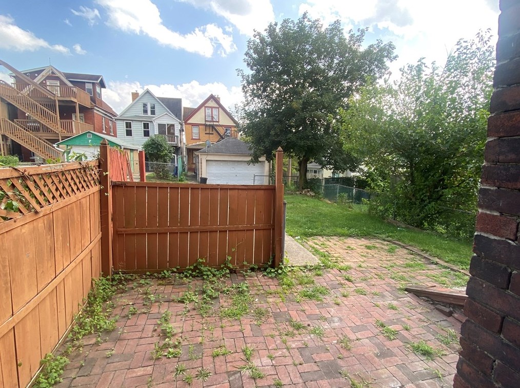 611 3 St, Monroeville PA 15140-1518 exterior